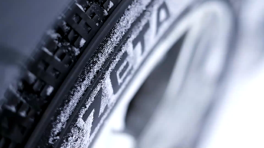 SNOW TYRE